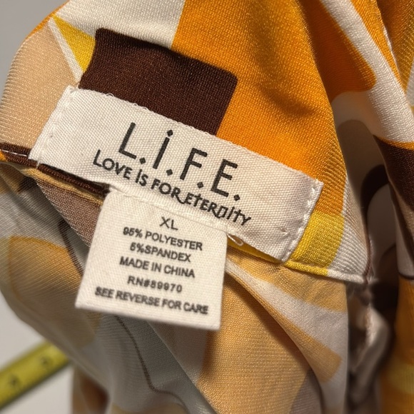 L.I.F.E Love Is For Eternity Geometric Button-Up Shirt in Orange and Brown - Picture 6 of 6